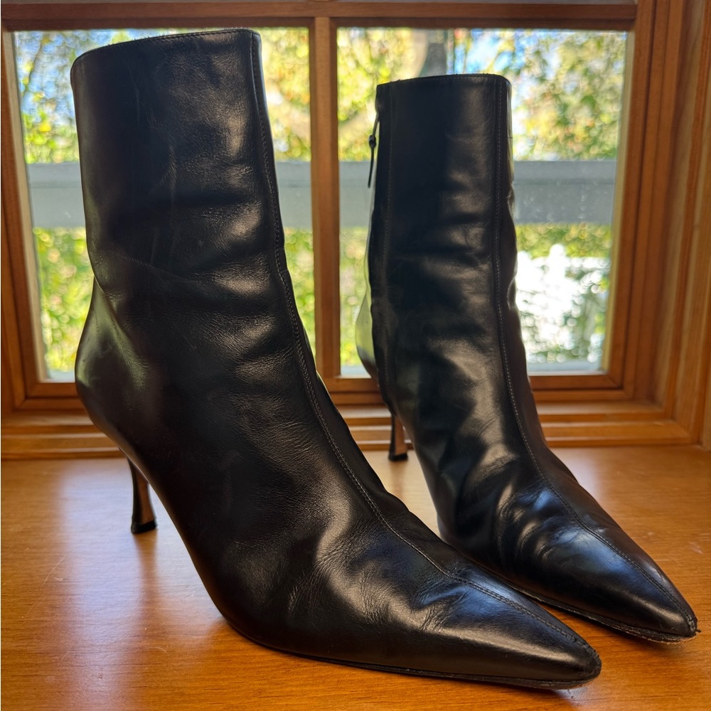 Vintage Manolo Blahnik Kitten Heel Boots